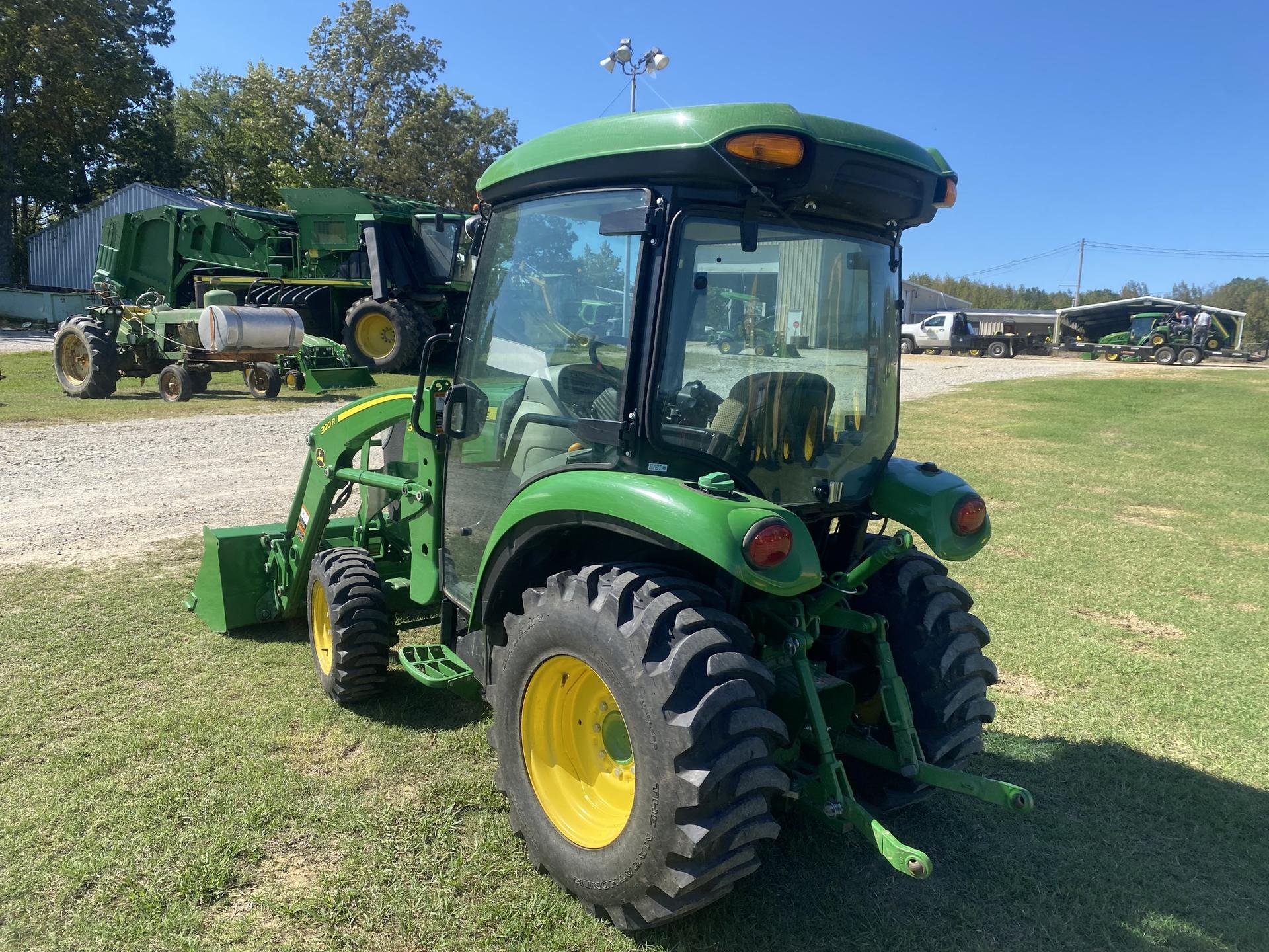 2022 John Deere 3033R