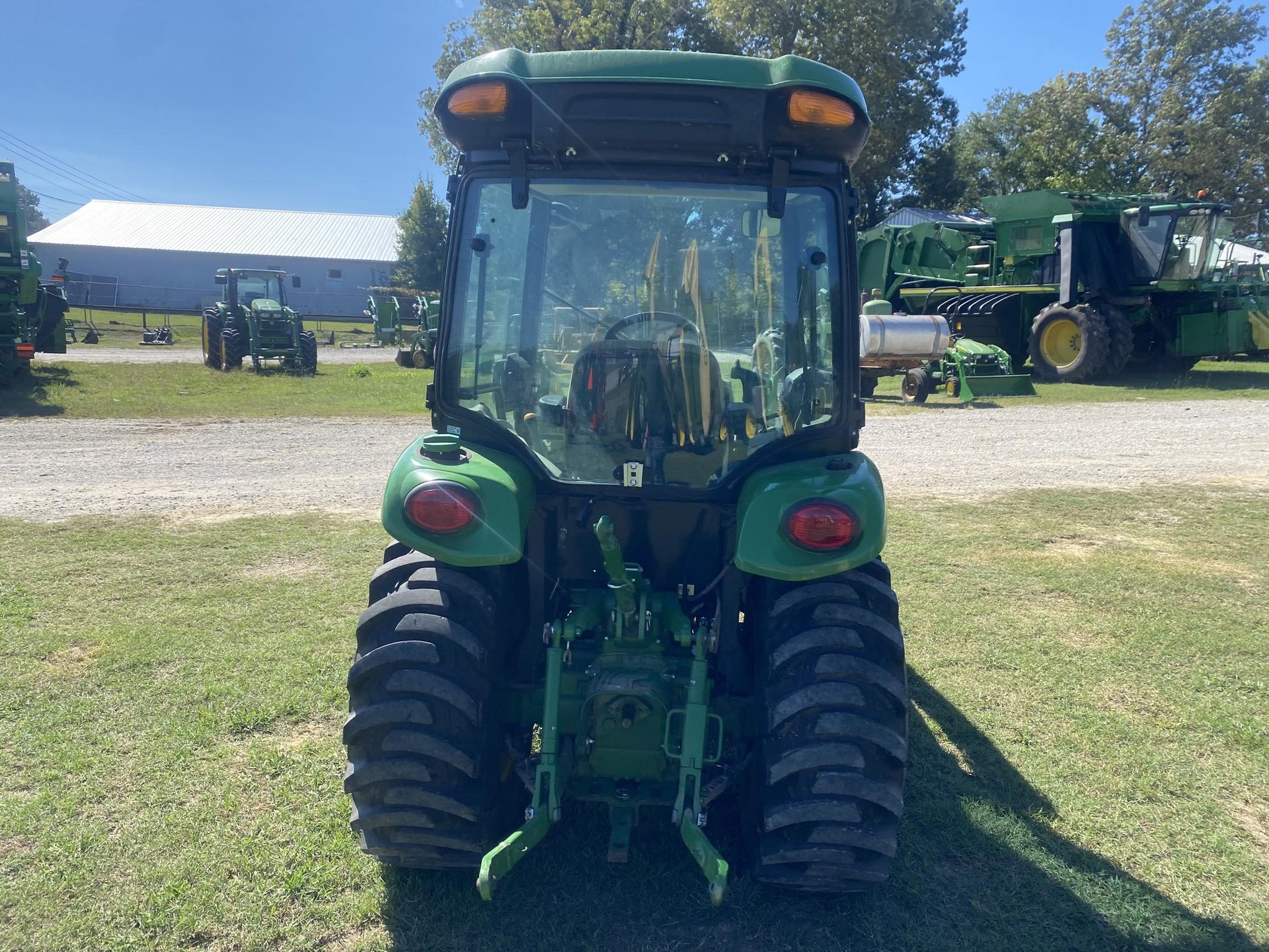 2022 John Deere 3033R