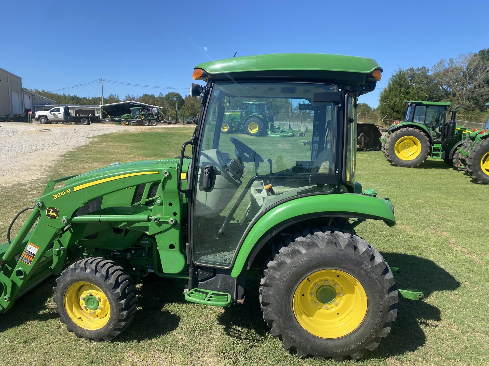 2022 John Deere 3033R