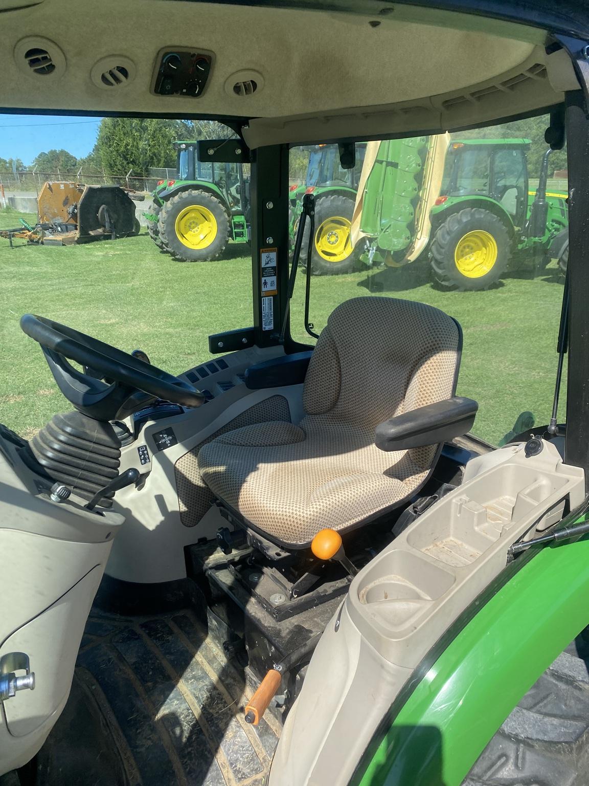 2022 John Deere 3033R