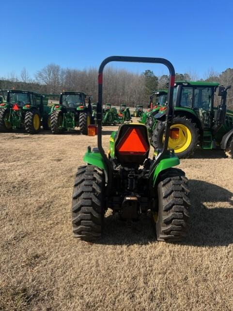 2005 John Deere 3320