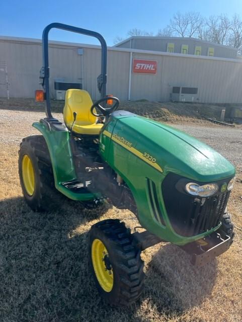 2005 John Deere 3320