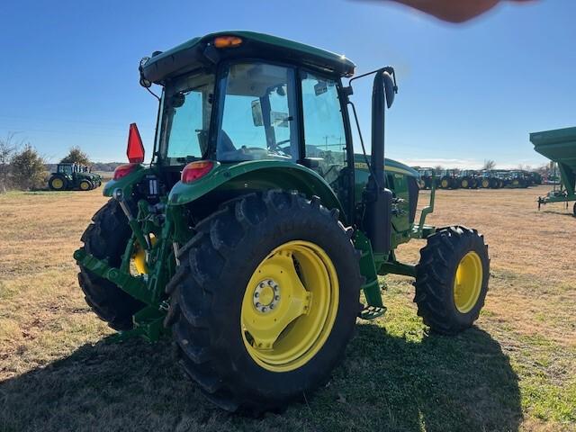 2023 John Deere 6120E