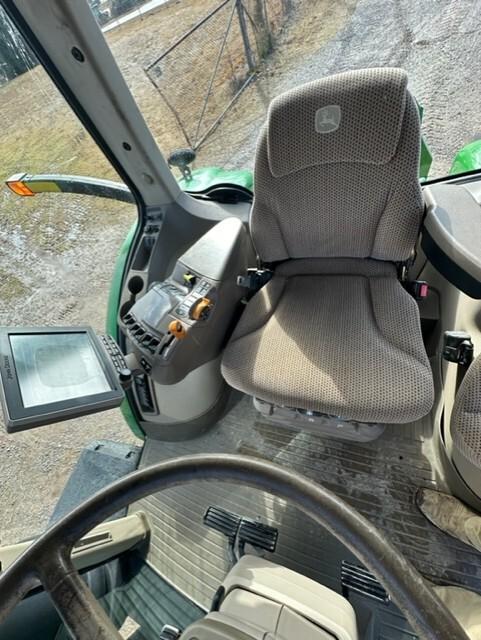 2016 John Deere 8270R Image