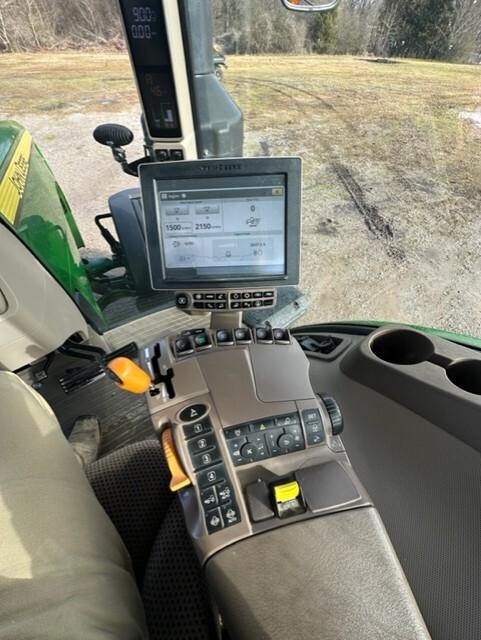 2016 John Deere 8270R Image