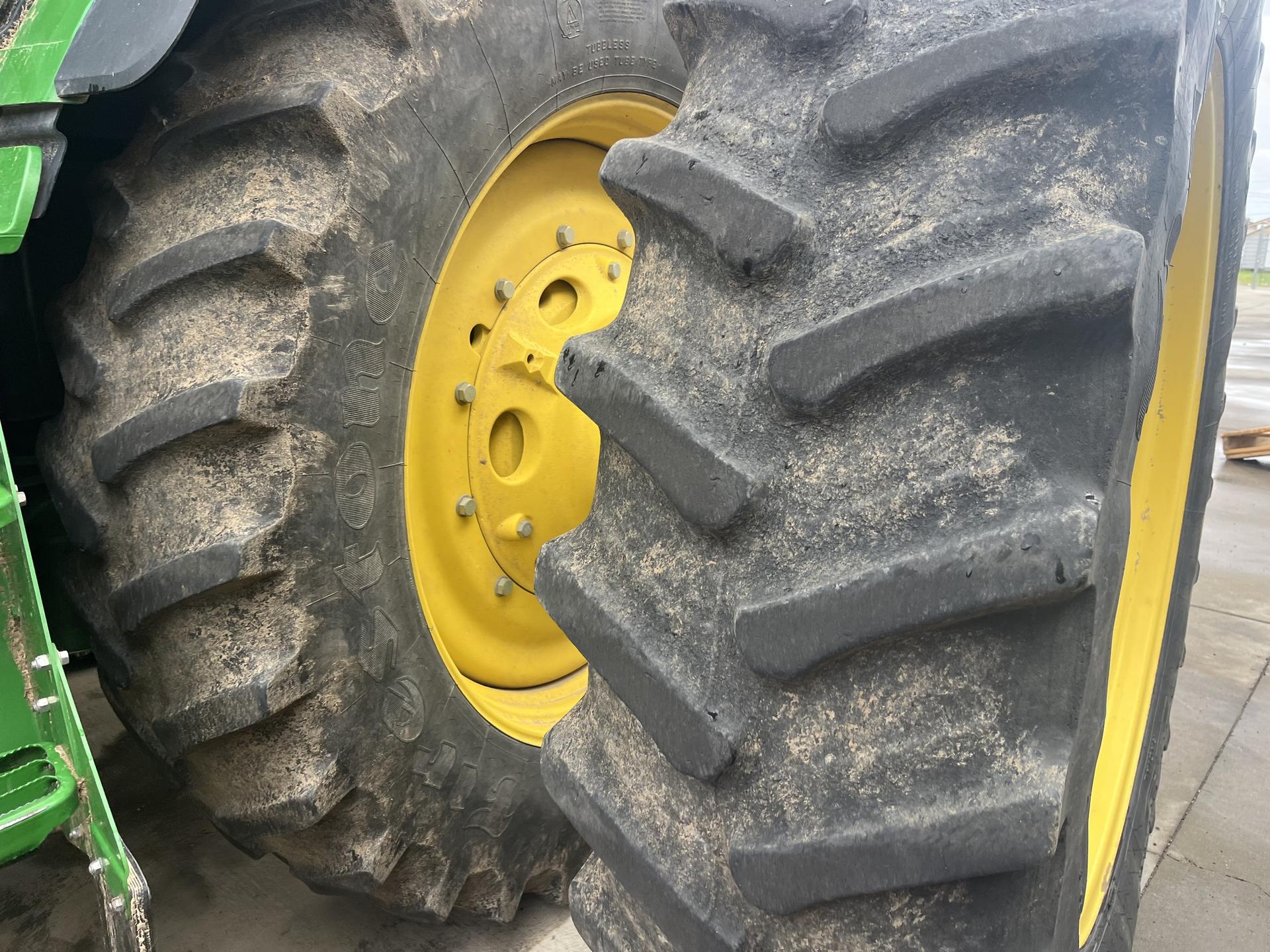 2019 John Deere 8320R