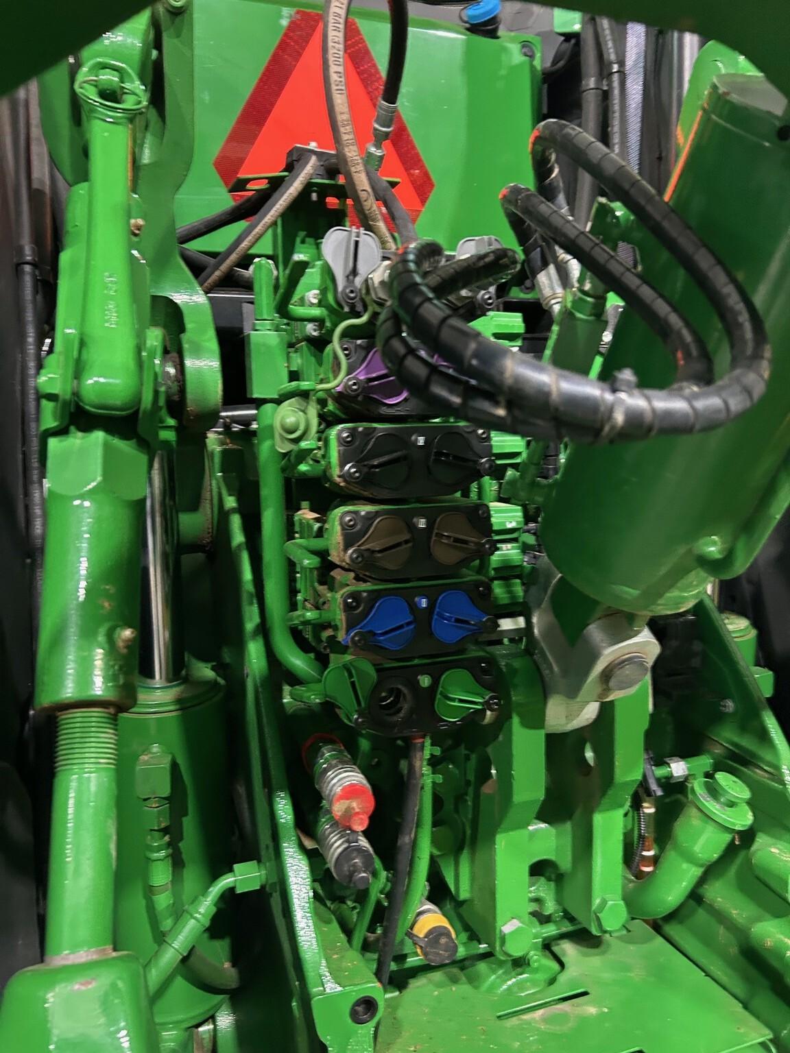 2022 John Deere 8RX 370 Image