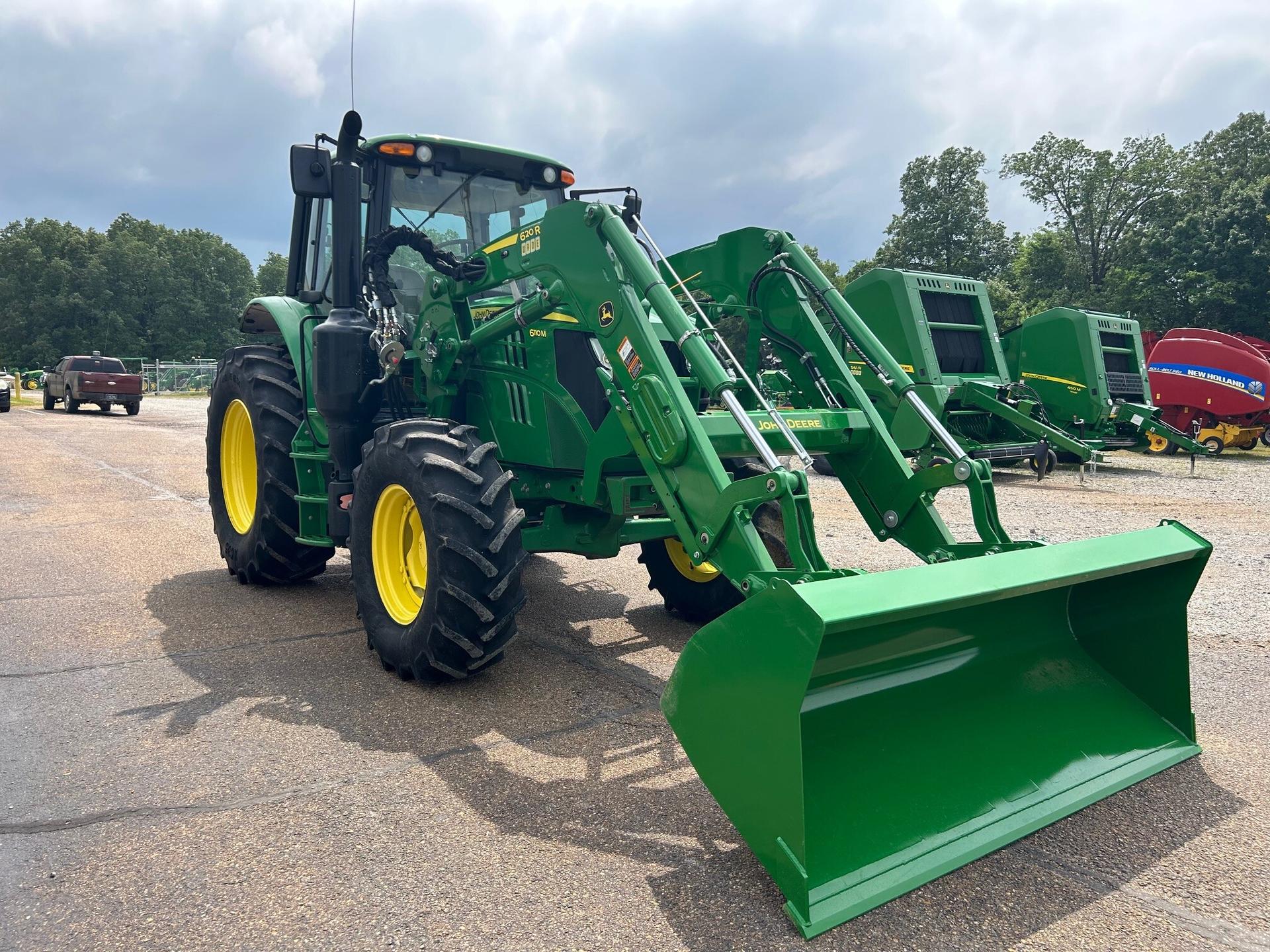 2018 John Deere 6110M