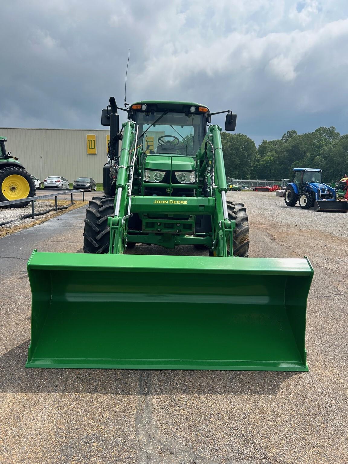 2018 John Deere 6110M