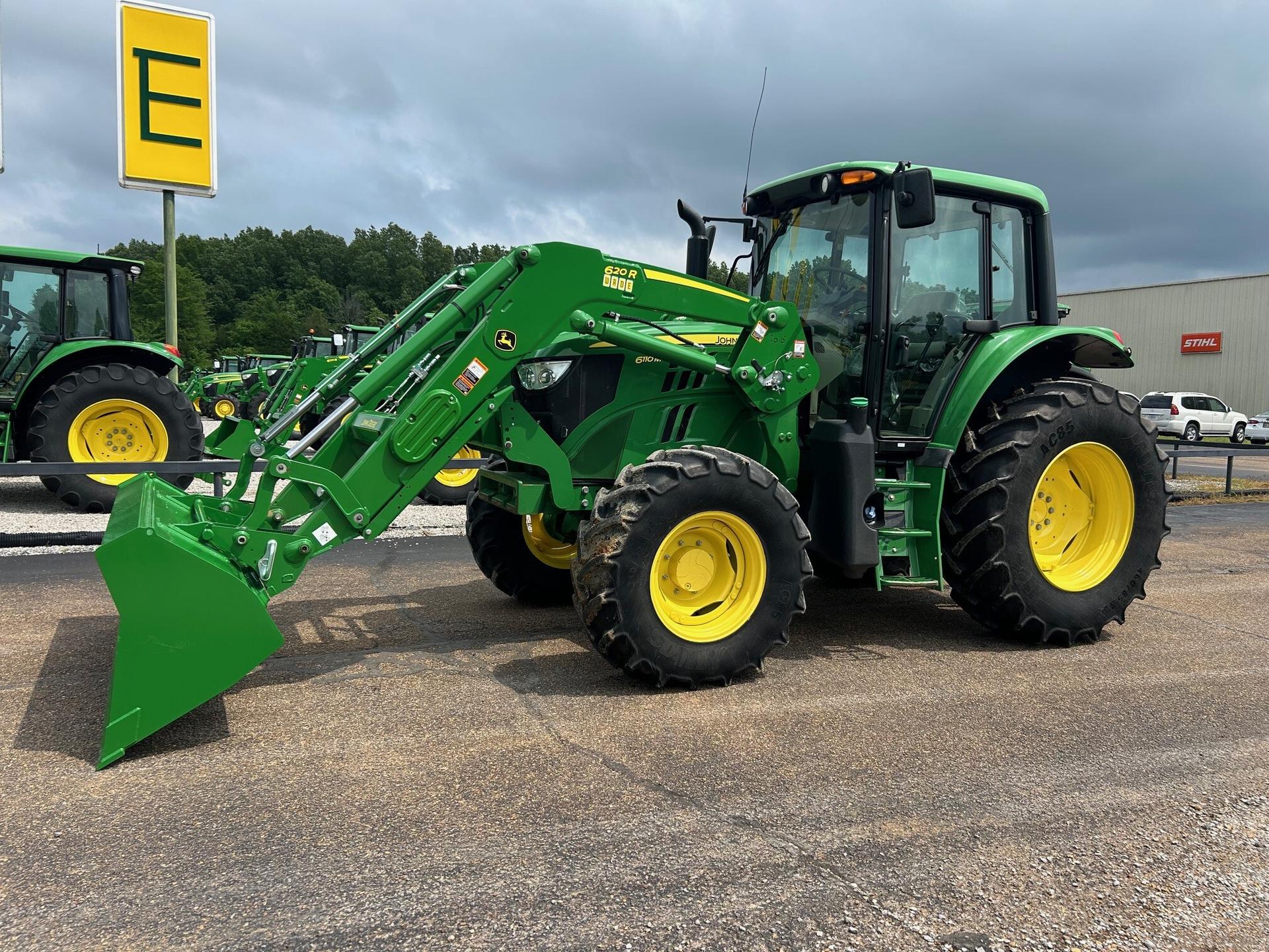 2018 John Deere 6110M