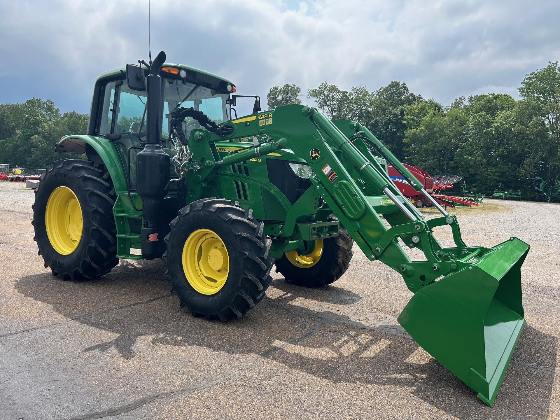 2018 John Deere 6110M