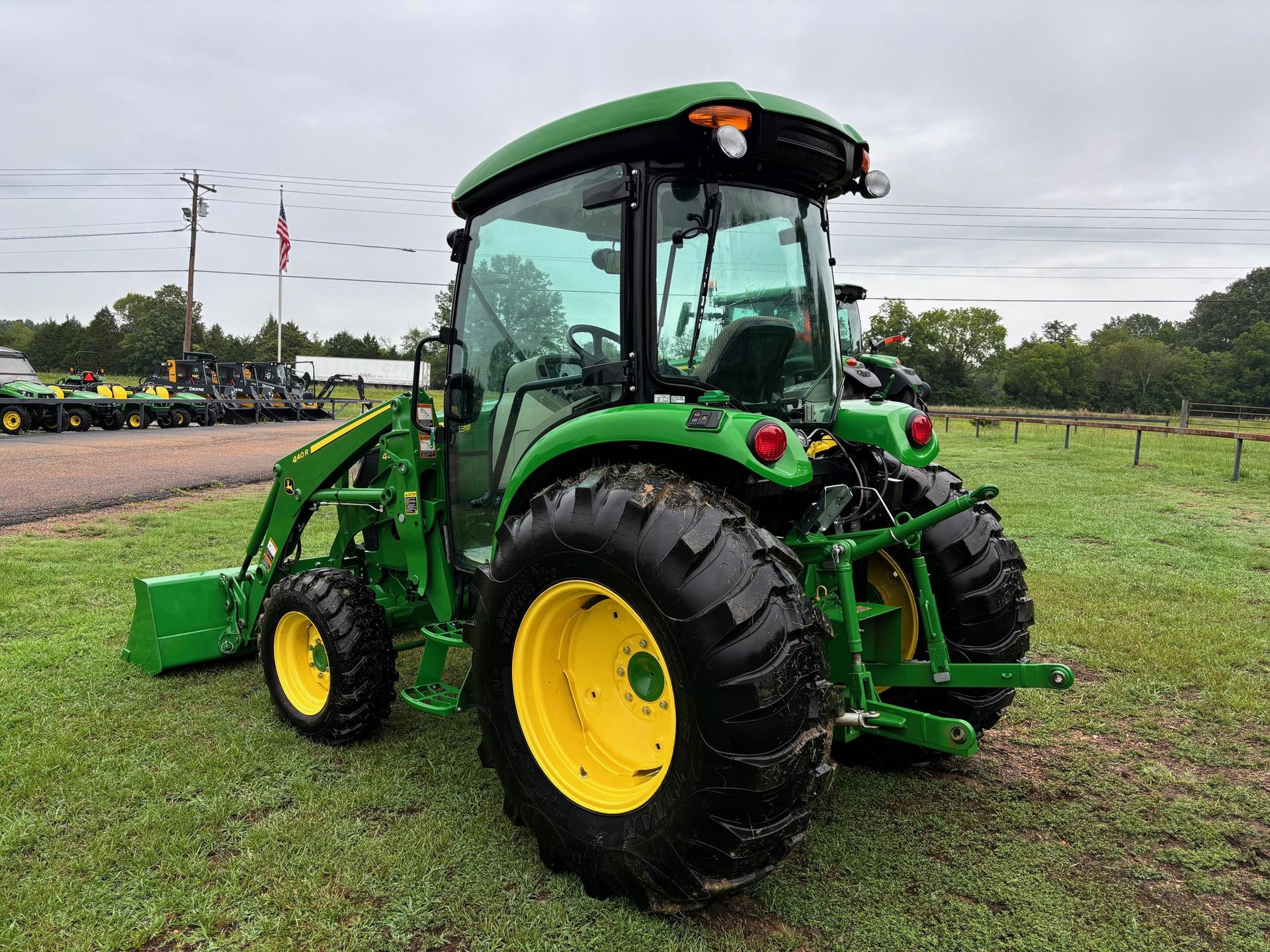 2019 John Deere 4066R