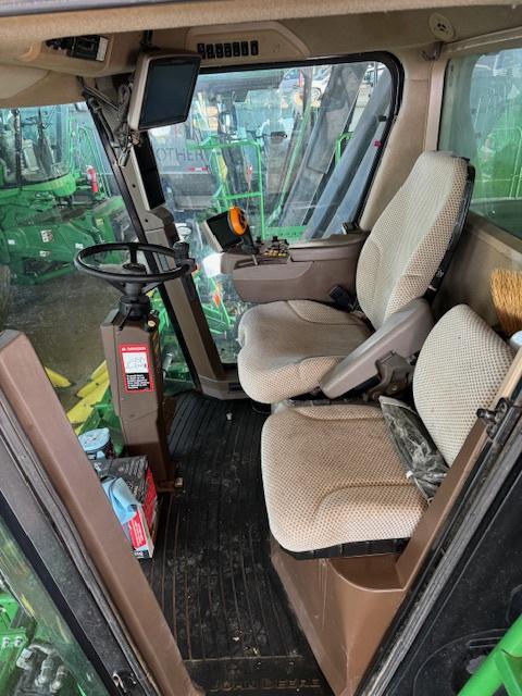 2017 John Deere CP690 Image