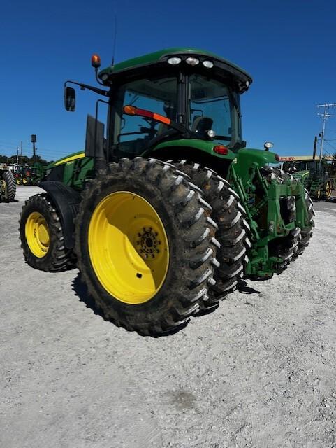 2015 John Deere 7210R