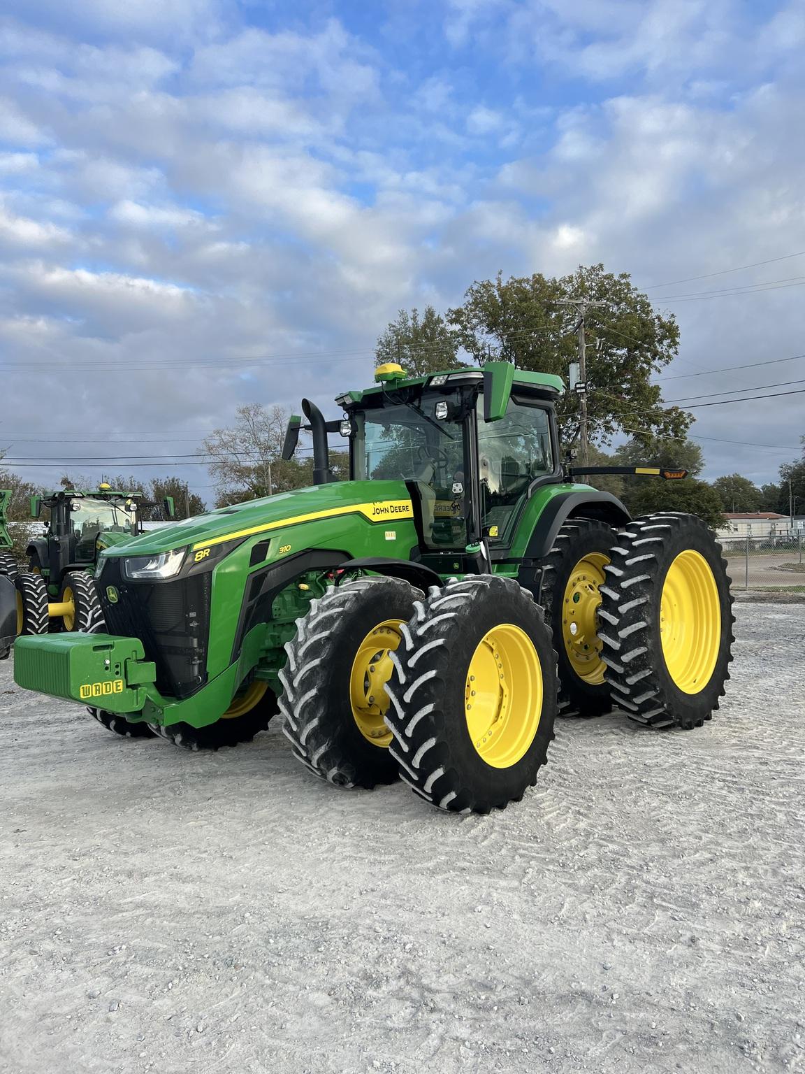 2022 John Deere 8R 310