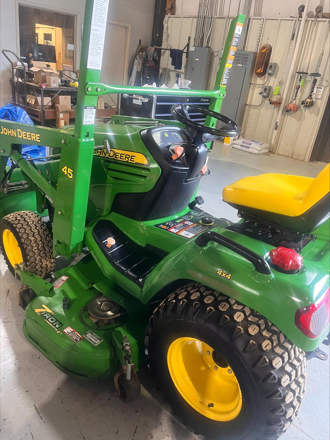 2012 John Deere X748