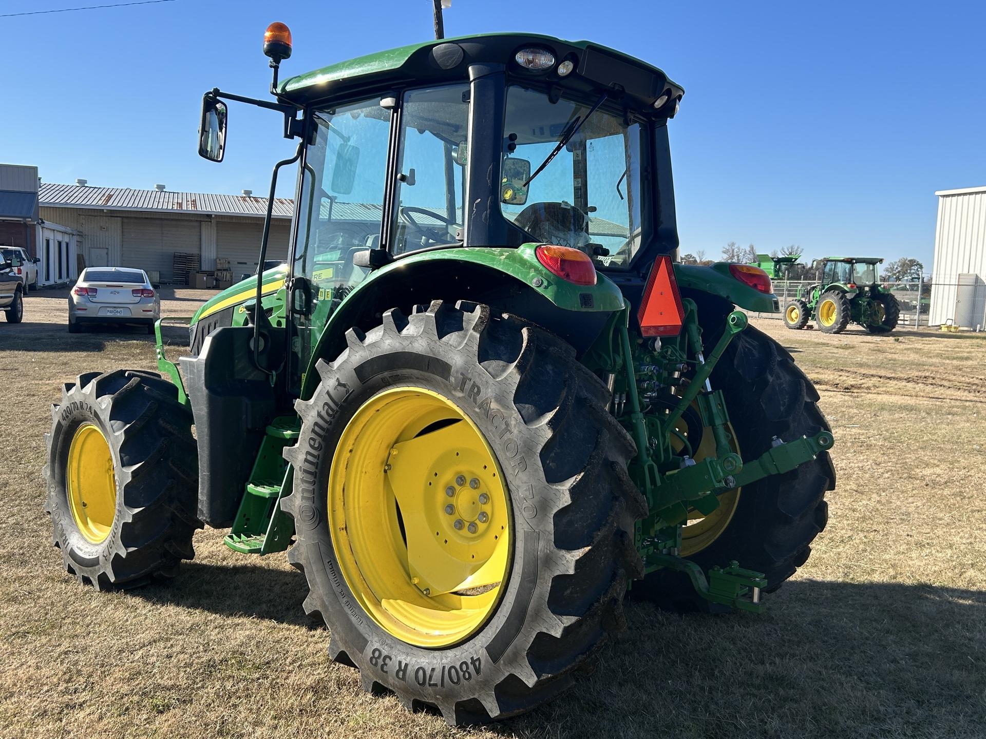 2023 John Deere 6120M