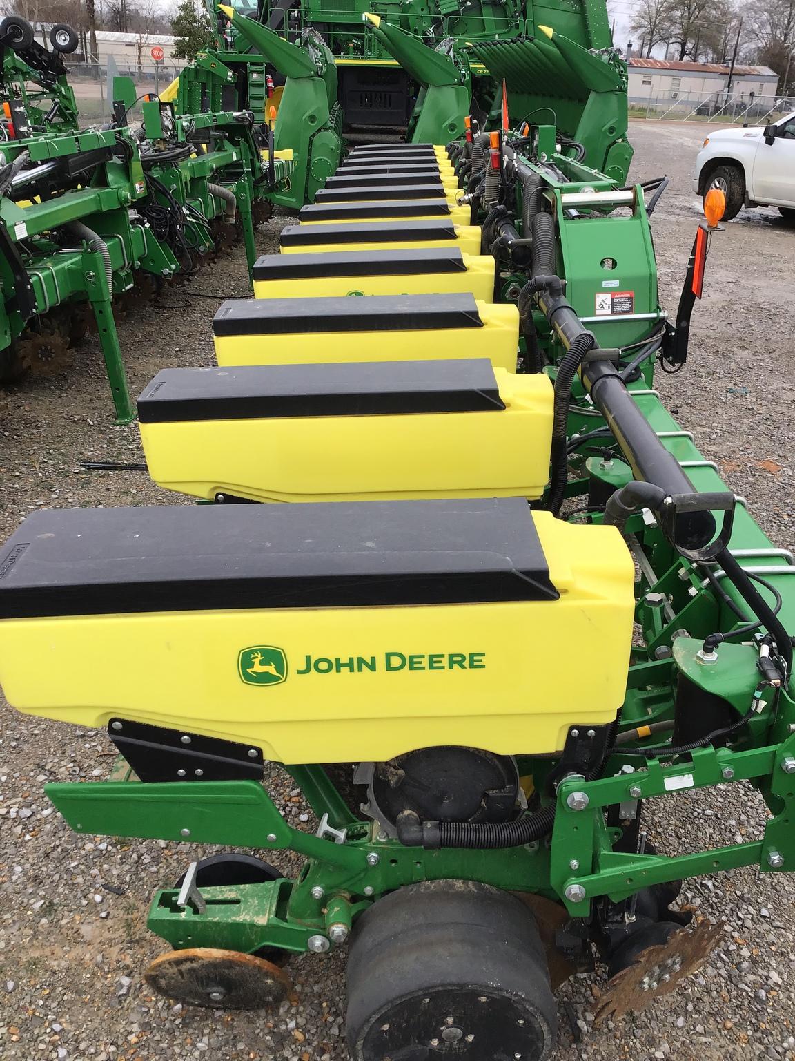 2023 John Deere 1725