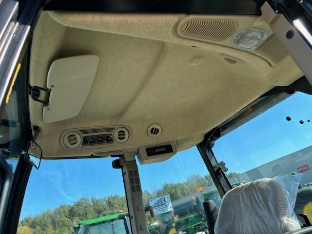 2022 John Deere 6120E Cab