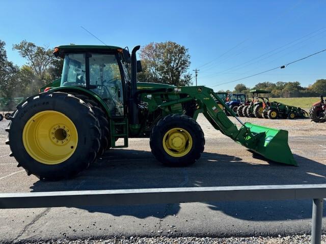 2022 John Deere 6120E Cab