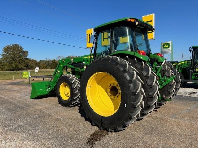 2022 John Deere 6120E Cab Image