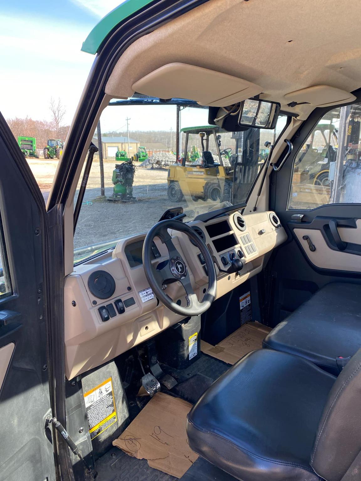 2021 John Deere XUV 835R Image