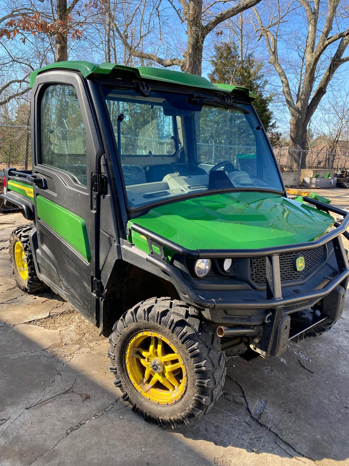 2021 John Deere XUV 835R Image