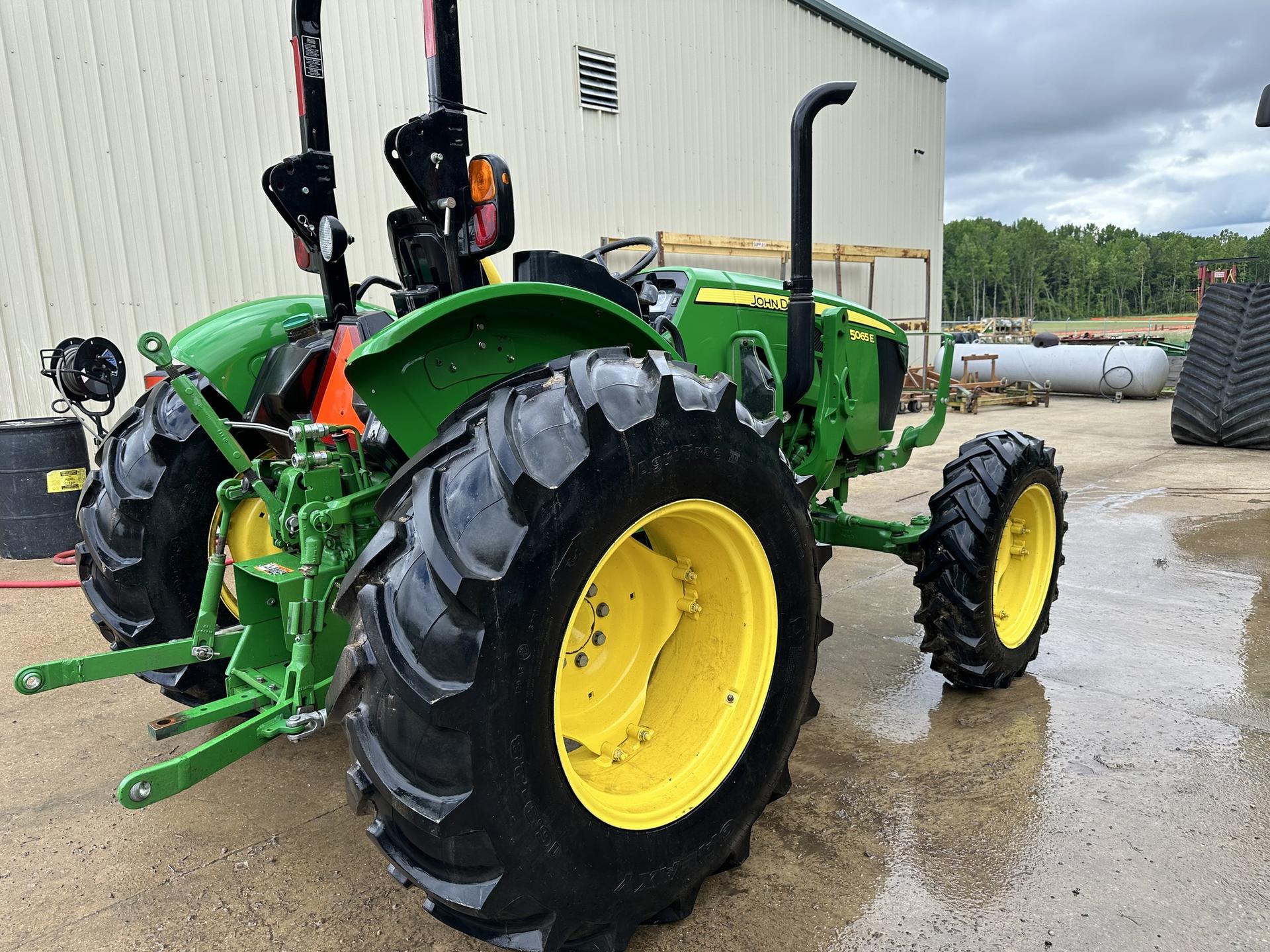 2022 John Deere 5065E