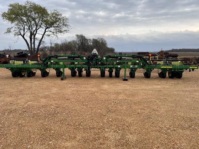 2012 John Deere 1720