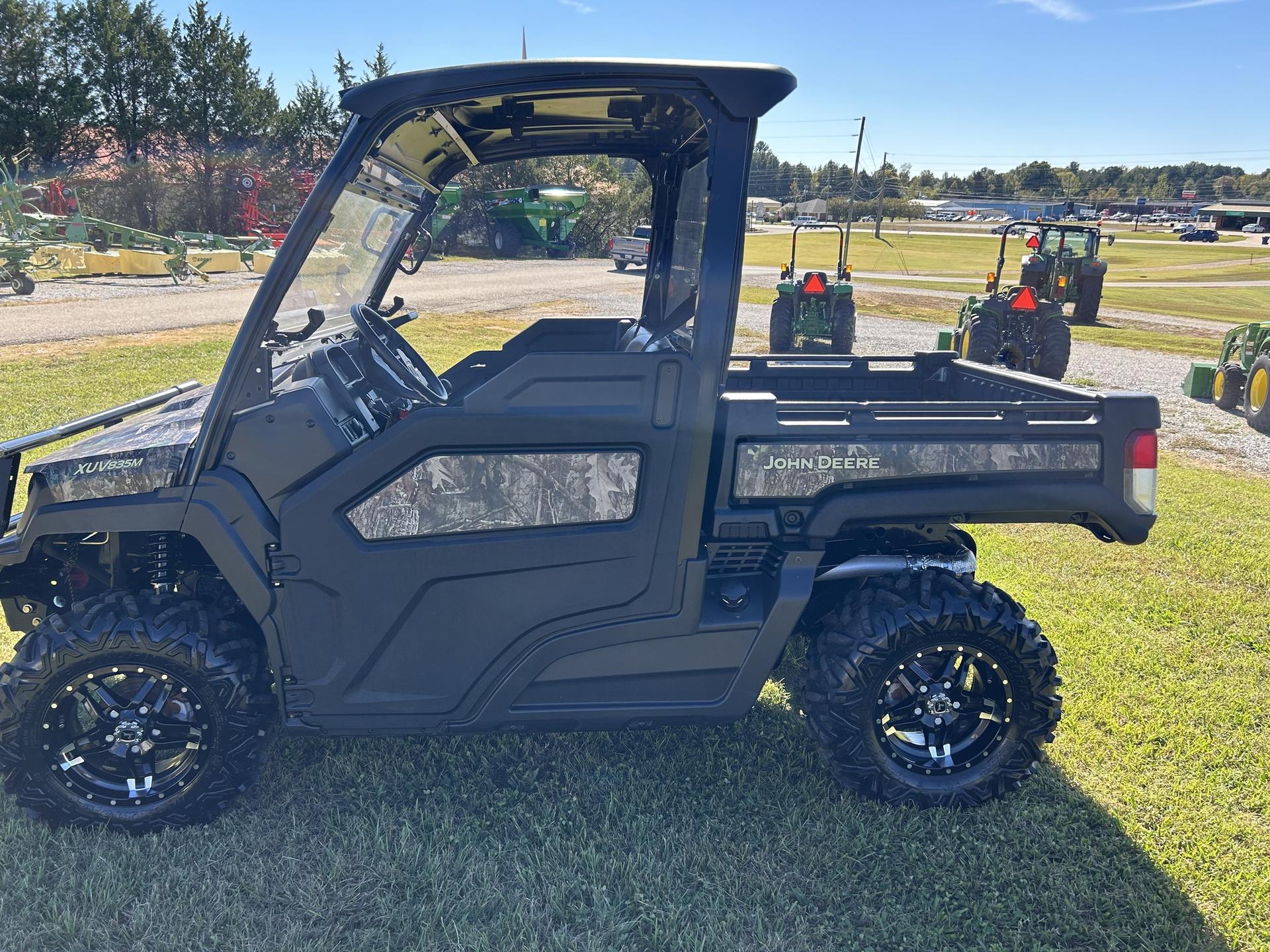 2024 John Deere XUV 835M