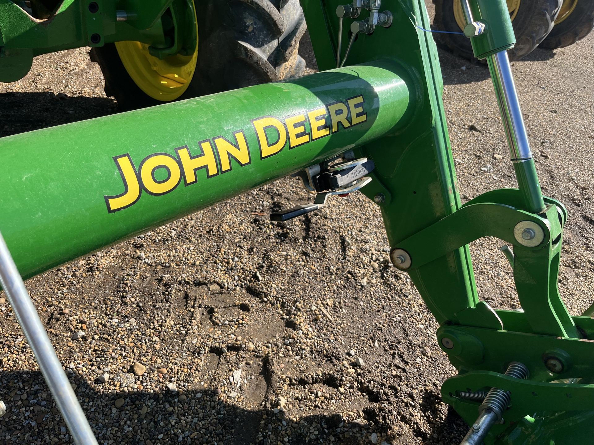 2022 John Deere 5115M