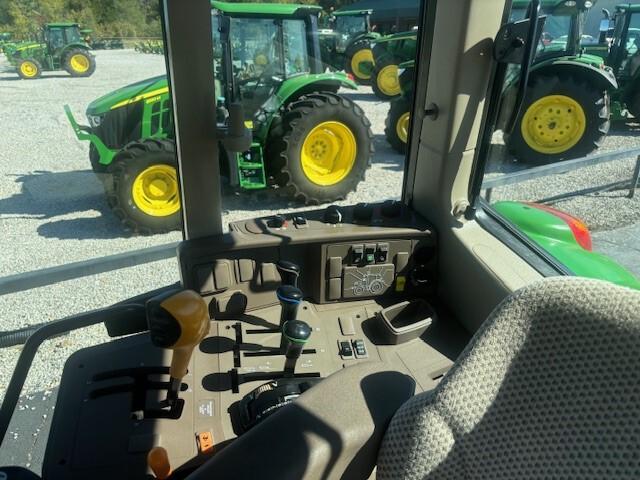 2019 John Deere 6120M