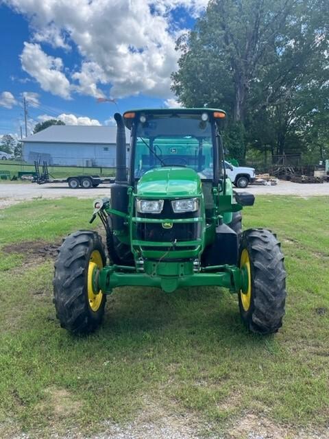 2022 John Deere 5100E