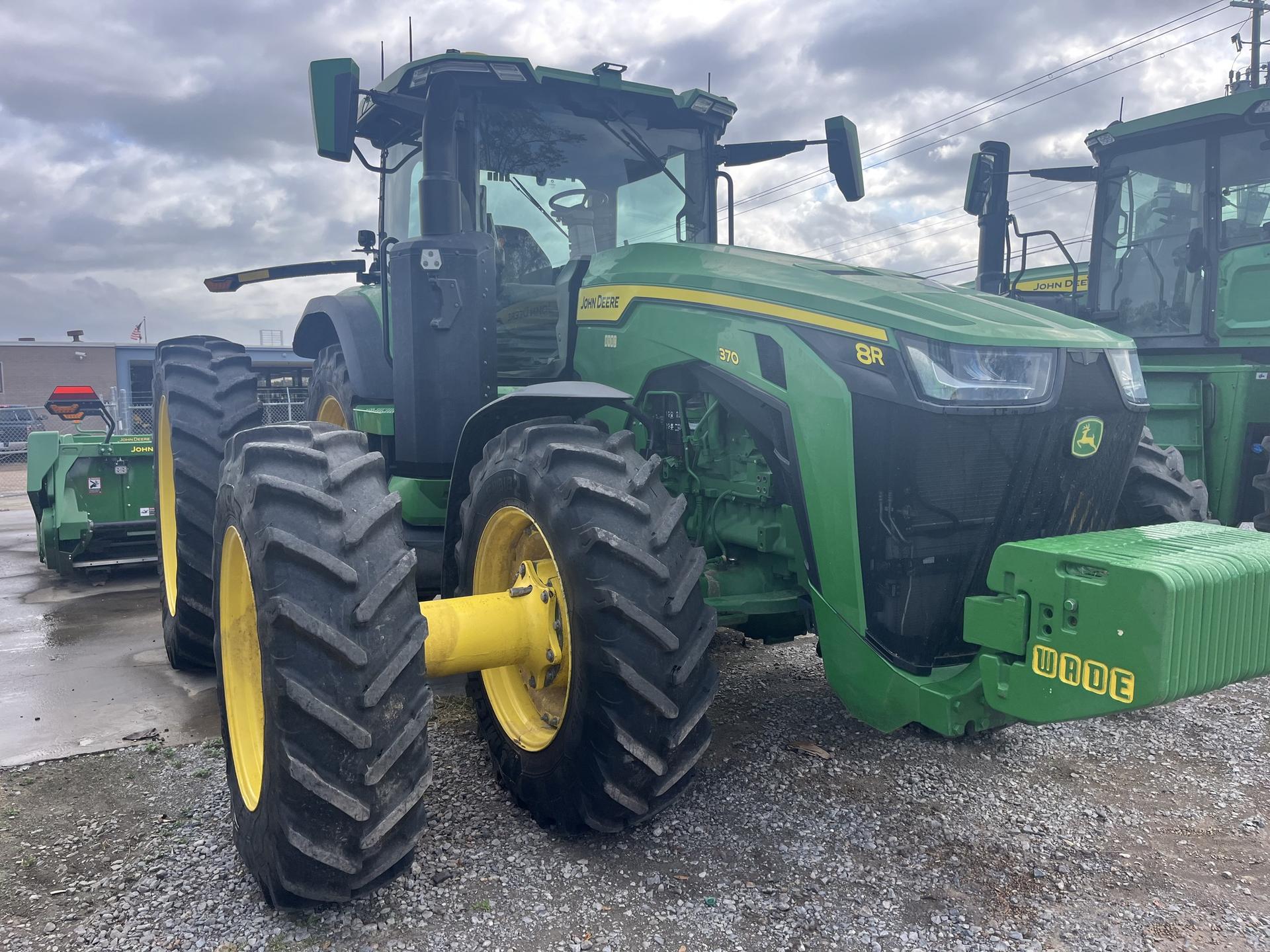 2023 John Deere 8R 370 Image