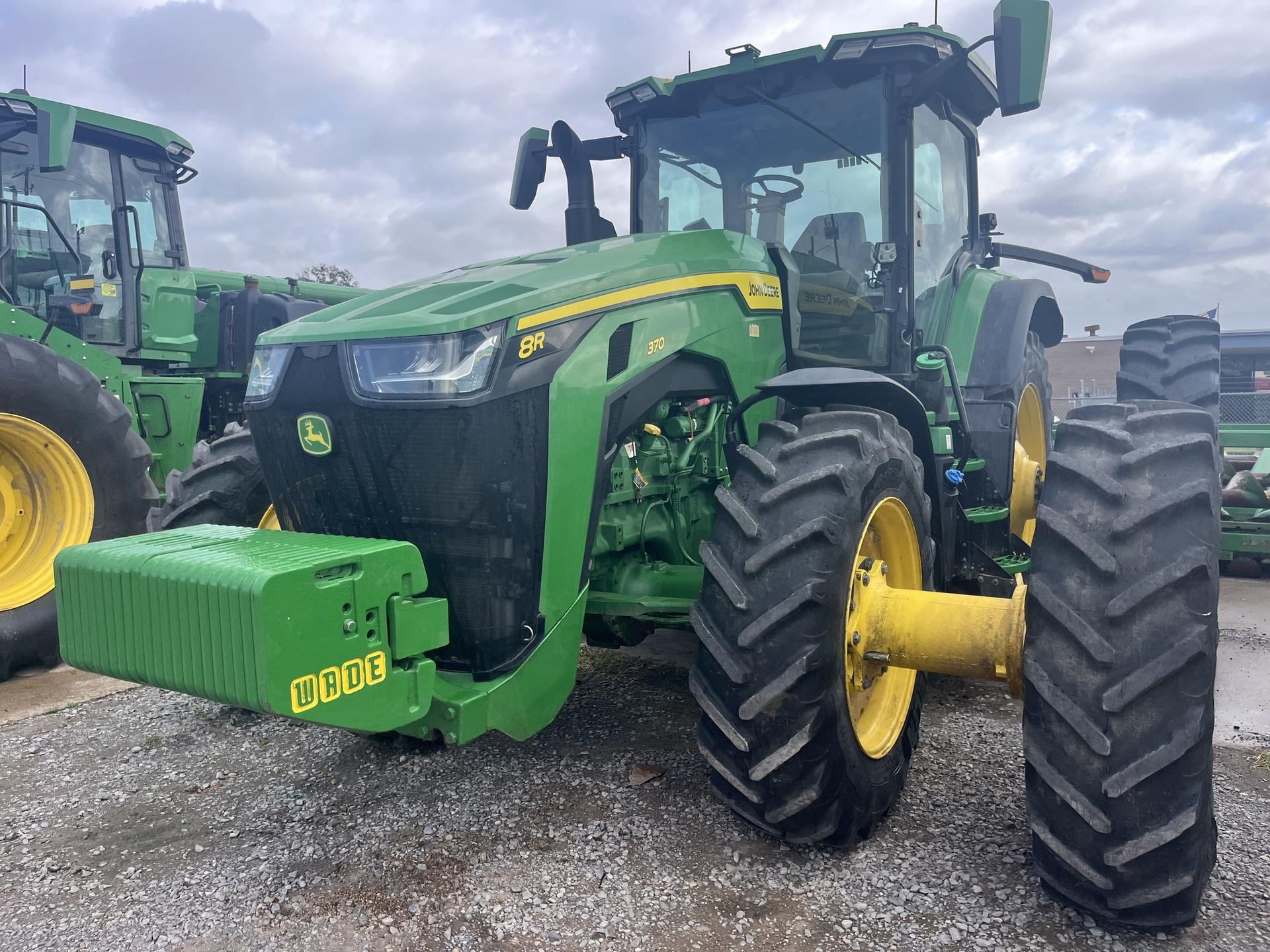 2023 John Deere 8R 370 Image