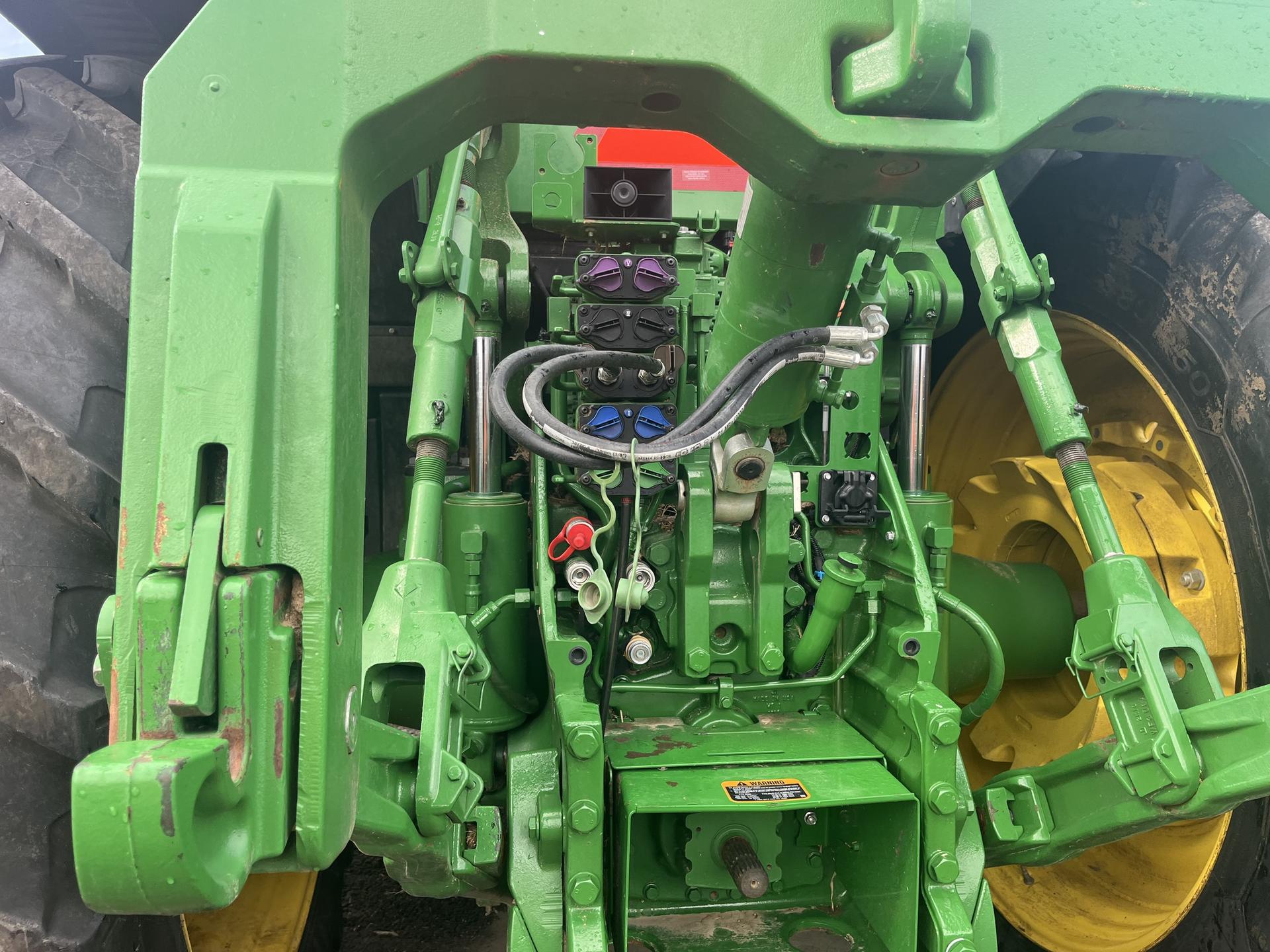 2023 John Deere 8R 370 Image