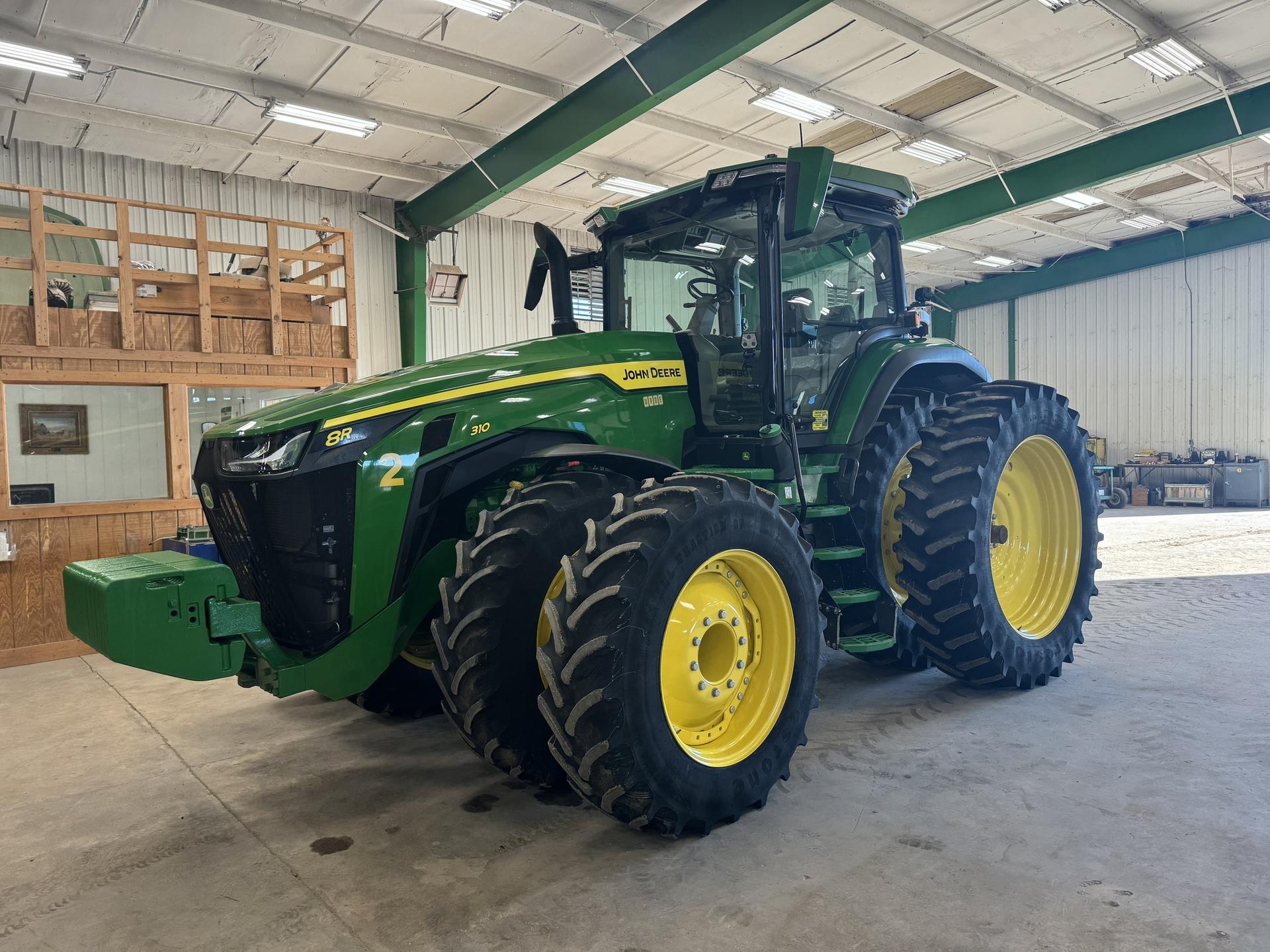 2022 John Deere 8R 310