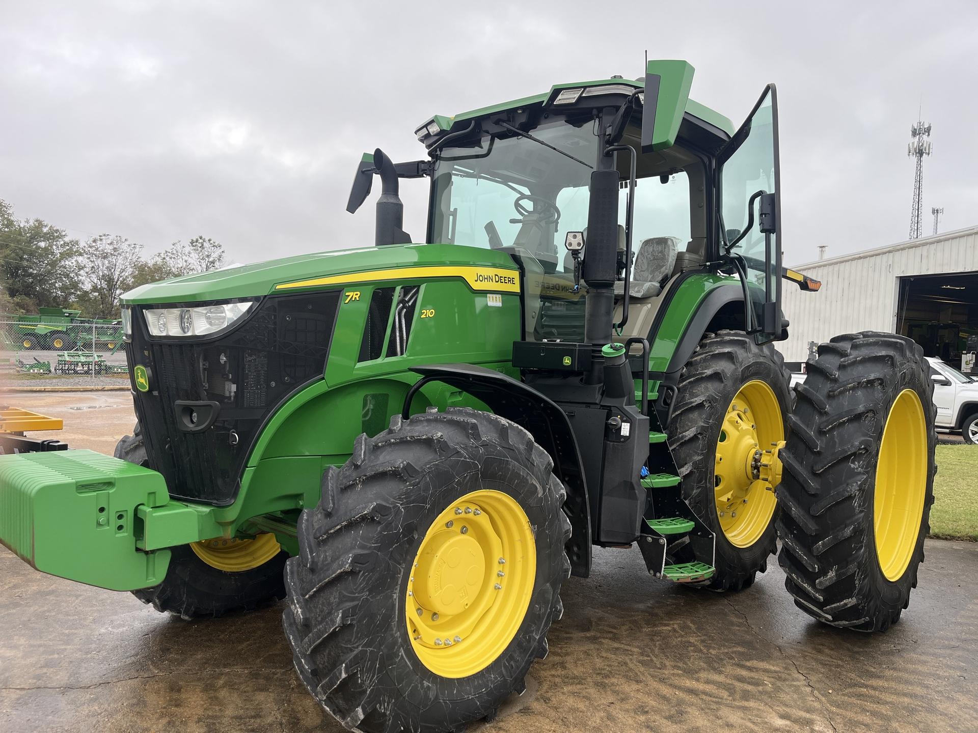 2023 John Deere 7R 210