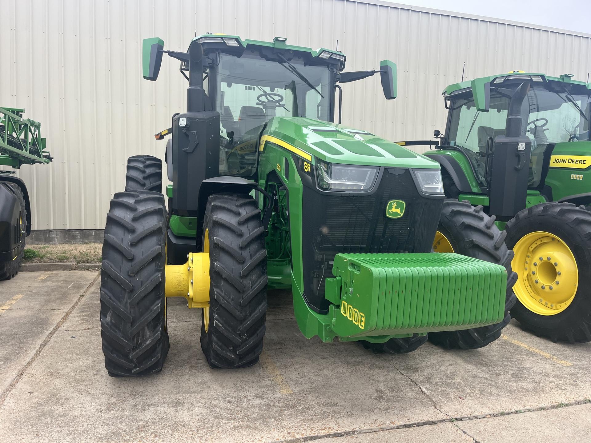 2023 John Deere 8R 370 Image