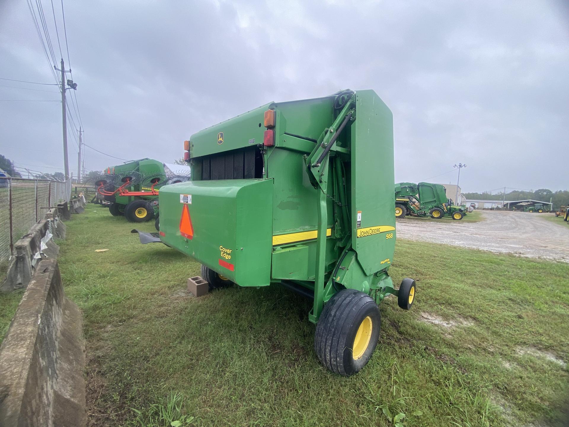 2007 John Deere 568 Image