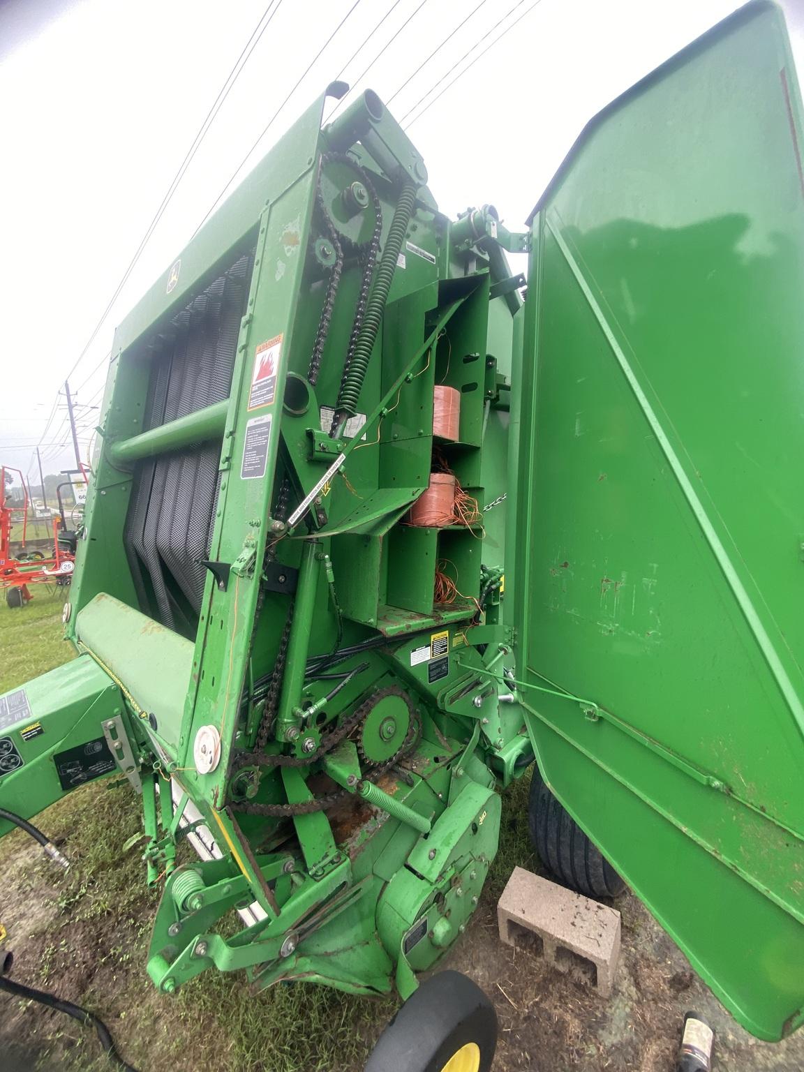 2007 John Deere 568 Image