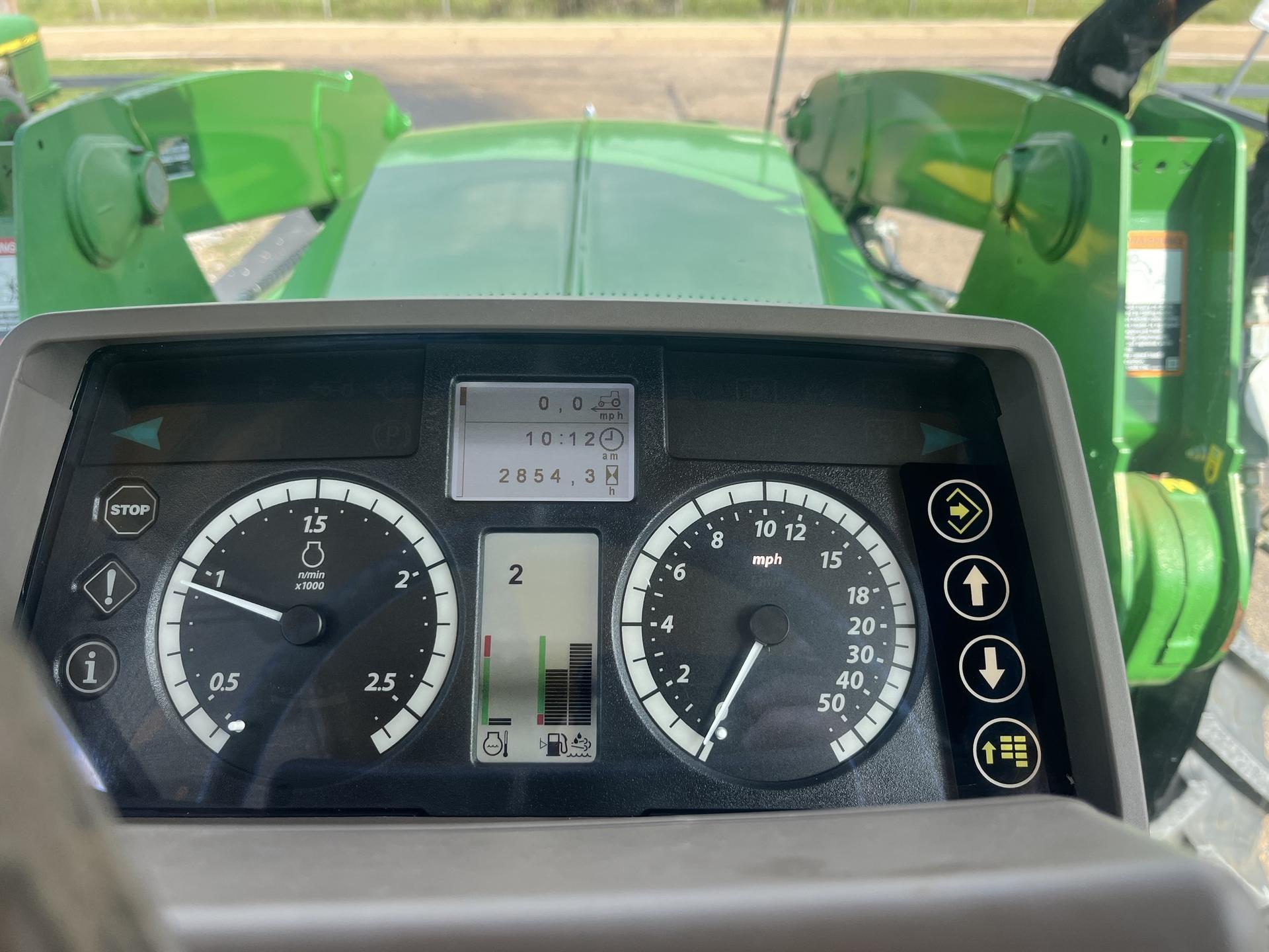 2017 John Deere 6120M