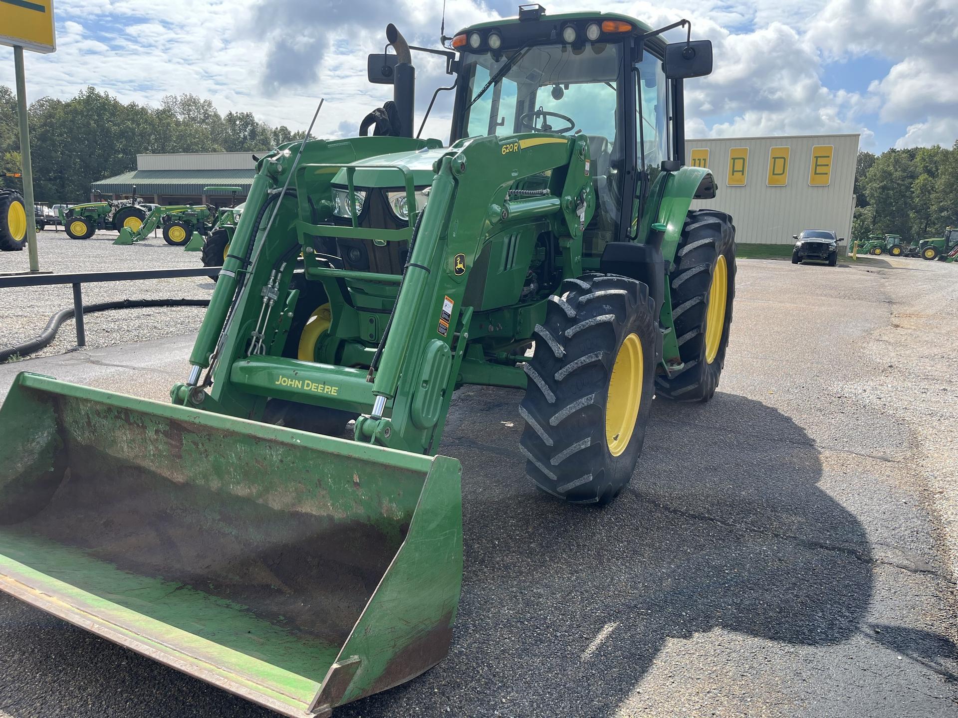 2017 John Deere 6120M