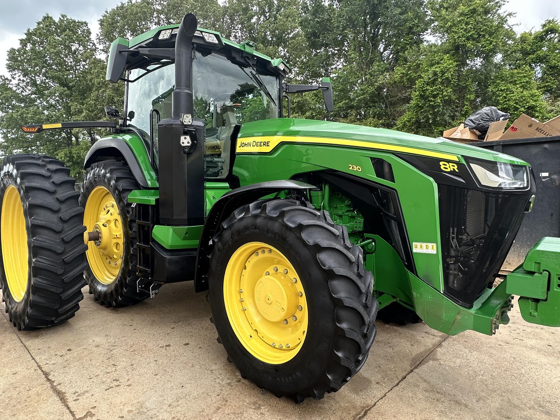 2021 John Deere 8R 230