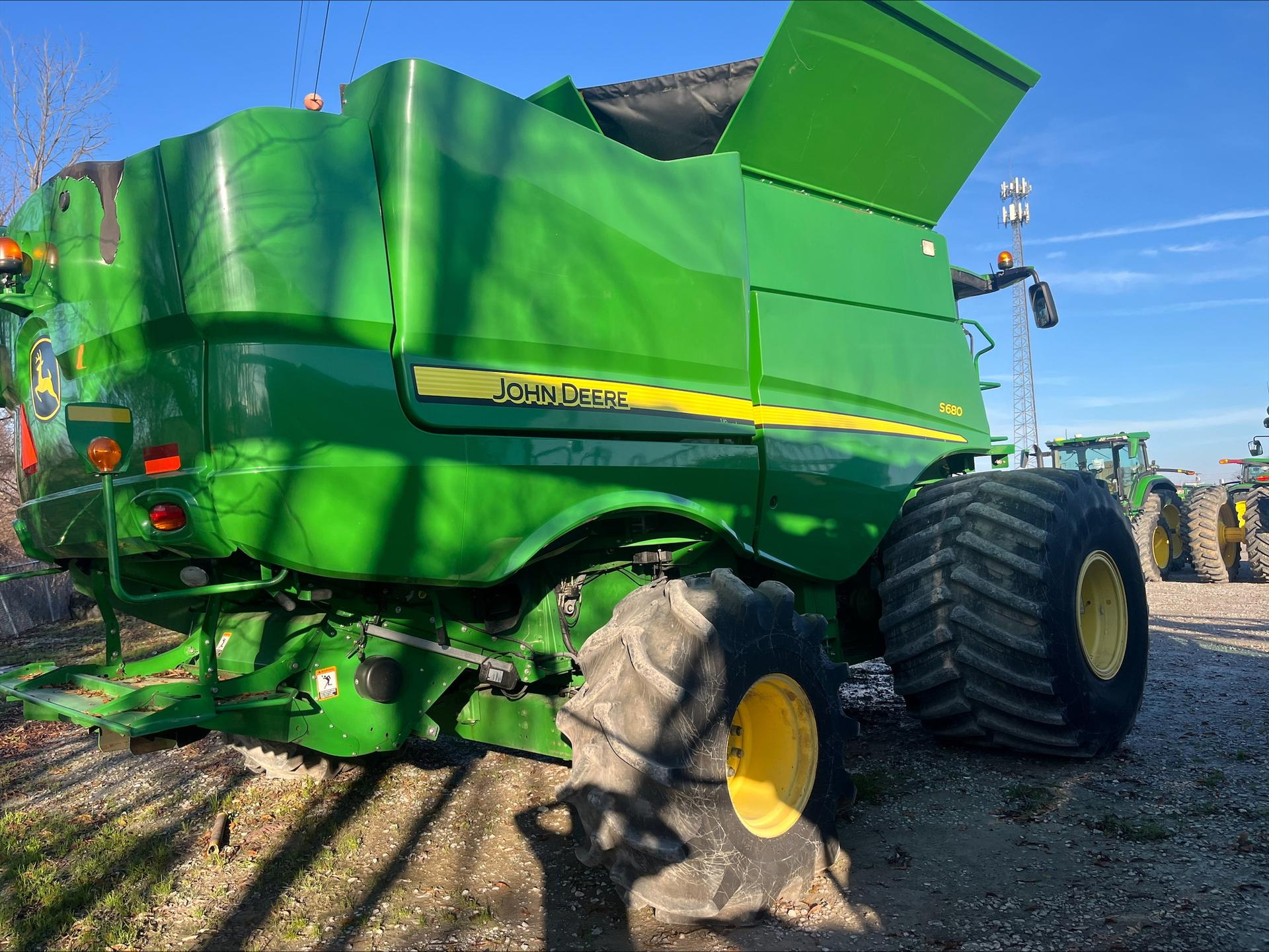 2015 John Deere S680 Image