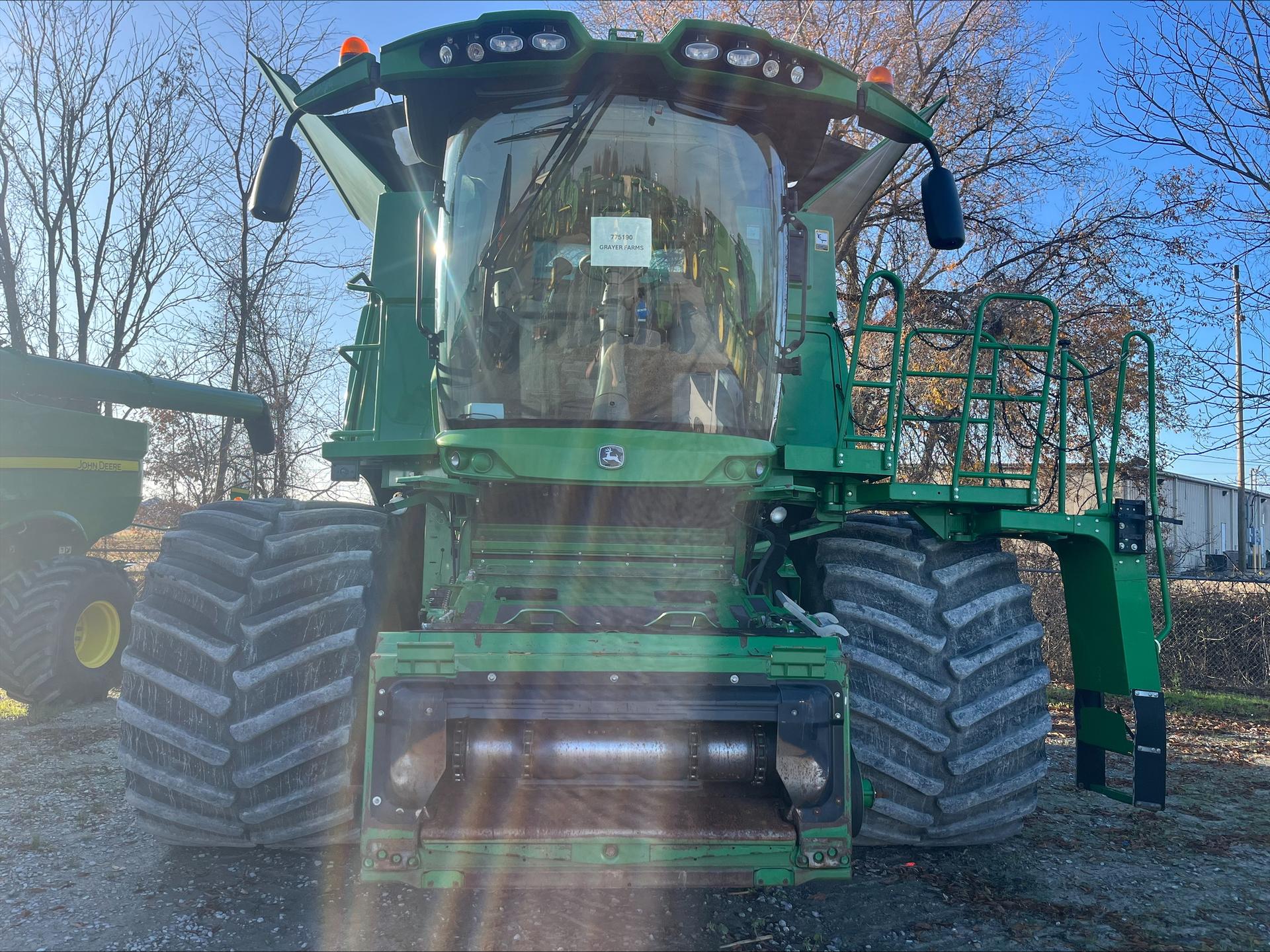 2015 John Deere S680 Image