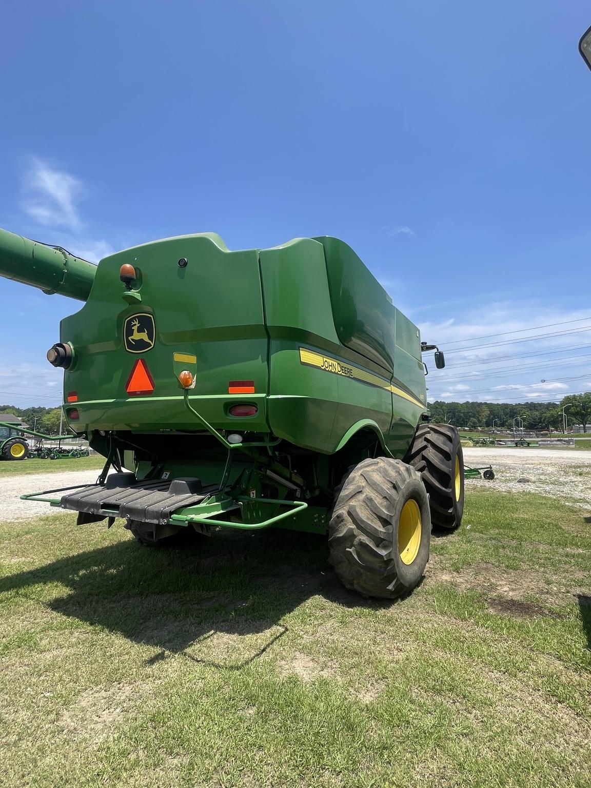 2012 John Deere S670