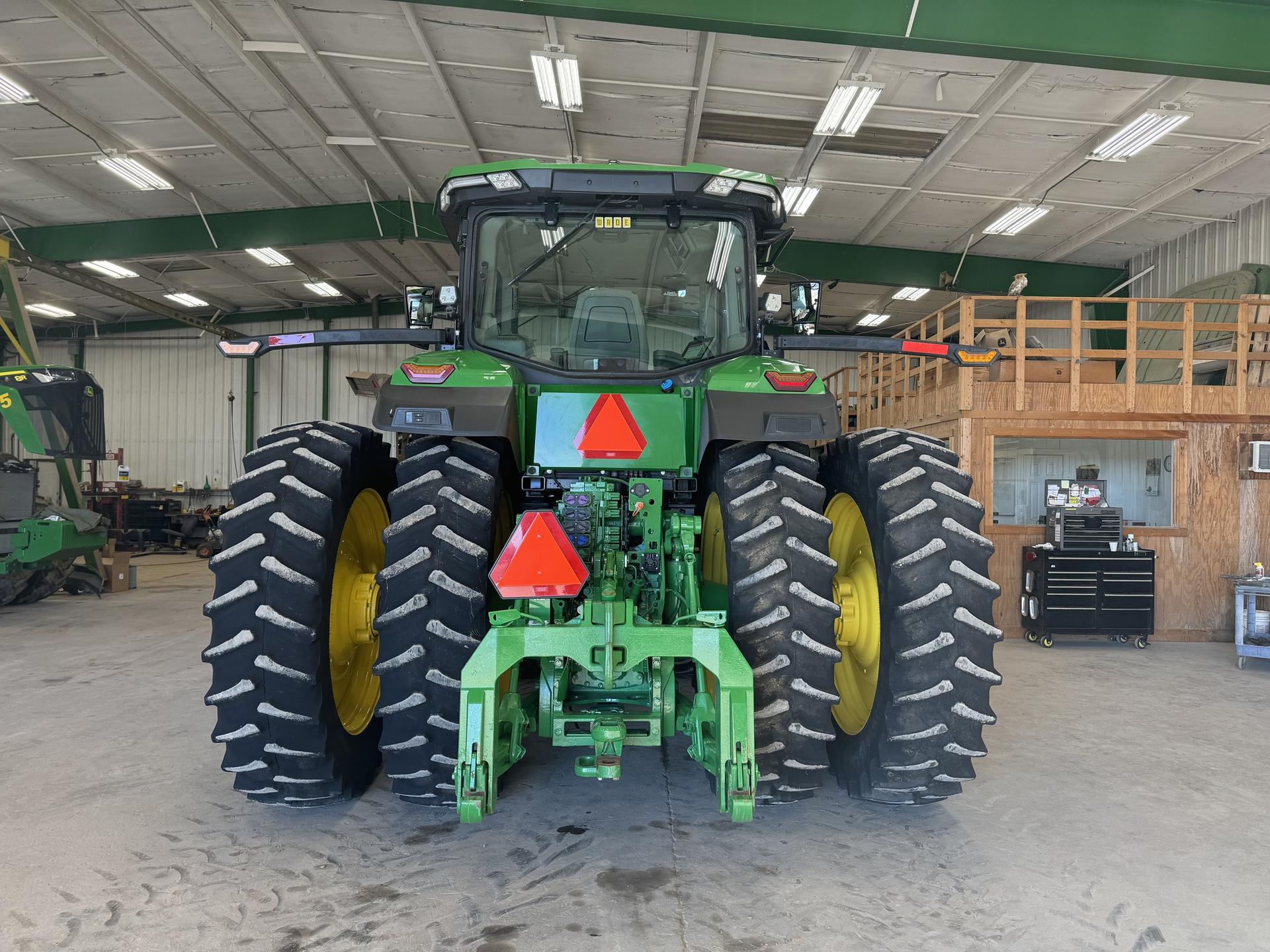 2022 John Deere 8R 310