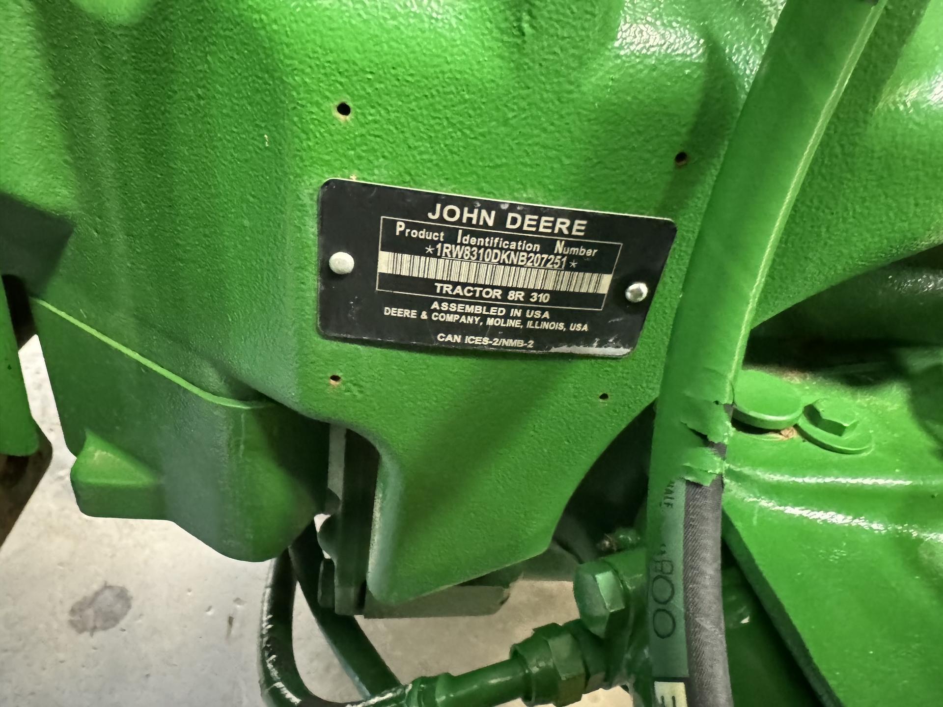 2022 John Deere 8R 310