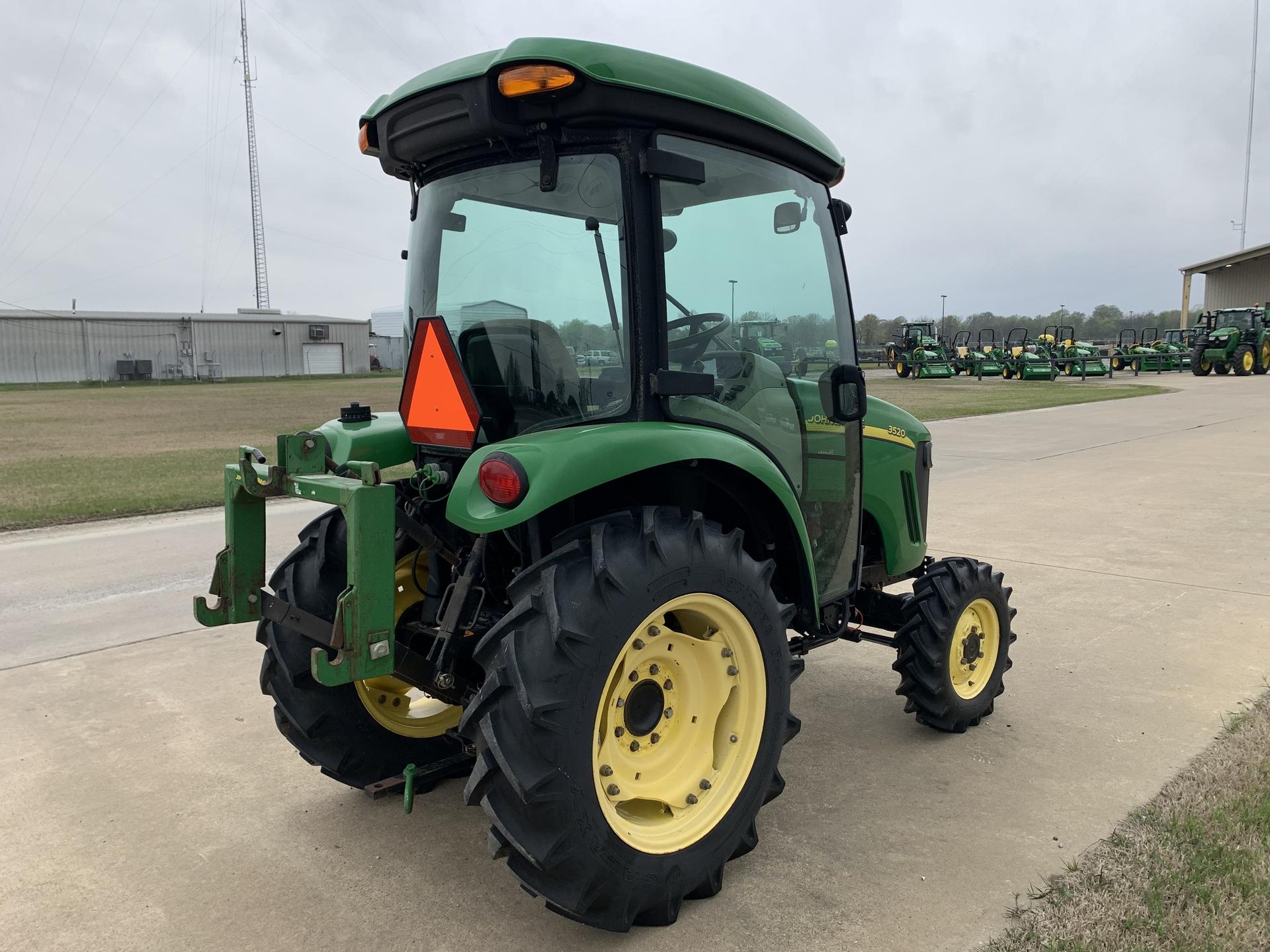 2010 John Deere 3520